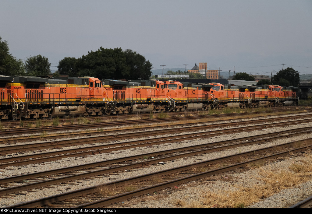 KCS Dash 9s